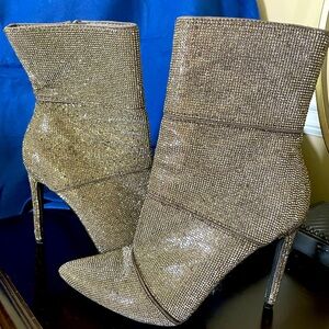 Chic STEVE MADDEN Rhinestone boots!